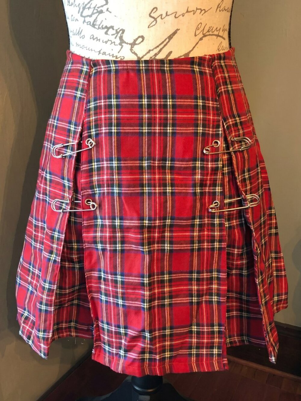 LIP SERVICE near vintage 2010 Punk and Disorderly kilt pin mini skirt